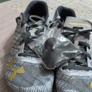 Under Armour HOVR Sneakers - Black and Gold